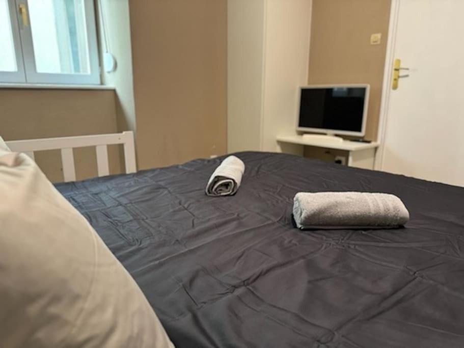 Apartment Proche Place De La Reunion Au Calme